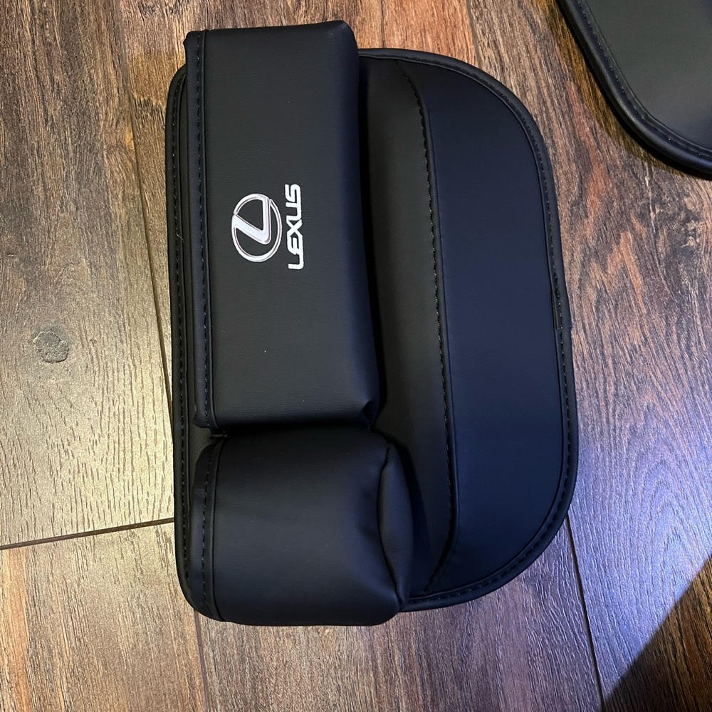 Lexus Black Car organizer